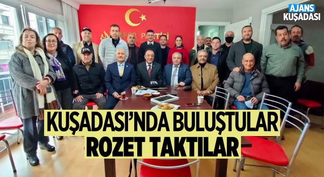 Zafer Partisi'nde Genel Başkan Yardımcıları Kuşadası'nda Buluştu