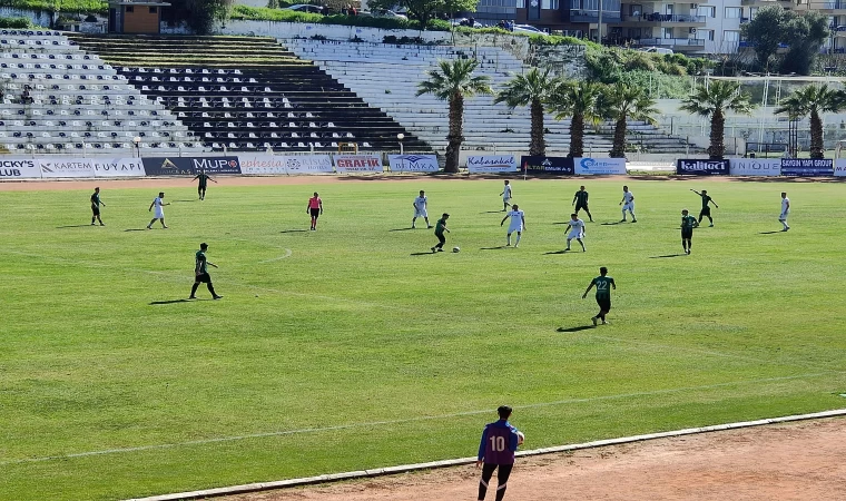 Kuşadasıspor Bornova 1877'yi dörtledi