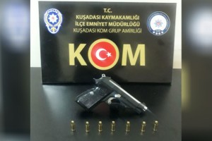 Şüpheli Araçta Ruhsatsız Silah Ele Geçirildi