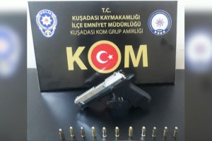 Şüpheli Araçtan Silah ve Mermi Çıktı