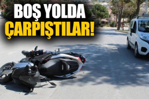 Boş Yolda İki Motosiklet Çarpıştı!