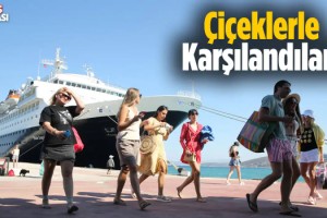 Kuşadası Limanı'na 16 Ay Sonra Kruvaziyer Yanaştı!