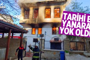 Kuşadası'nda Yangın! Tarihi Bina Yok Oldu!