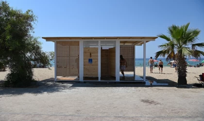 Kuşadası sahillerine modern soyunma kabinleri konuluyor