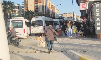 Kuşadası’nda Dolmuş Düzenlemesi Trafiği Rahatlattı mı, Yoğunluğu mu Artırdı?