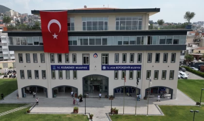 Kuşadası Belediyesine operasyon! Başkan dahil 6 kişi gözaltına alındı