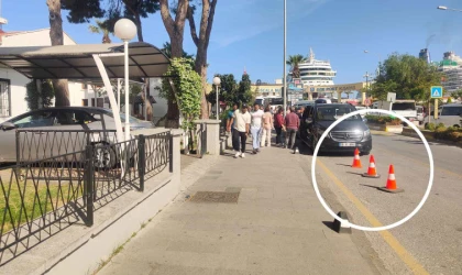 Gümrük Muayenesi Bekleyen Araçlar Dışarıda, Şahsi Araç İçeride!